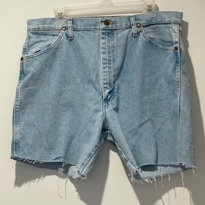 Wrangler Cowboy Cut Denim Jean Shorts Raw Hem Light Wash Size 36